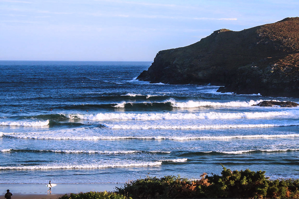 Playa de Pantín: un epicentro del surf internacional