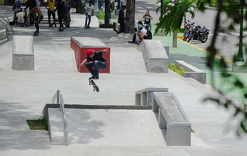 Reabren skate park en Los Símbolos: cuenta con baños nuevos y pistas pavimentadas